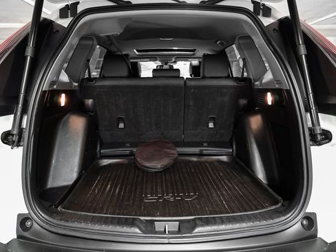 Certified 2022 Honda CR-V Touring image 9