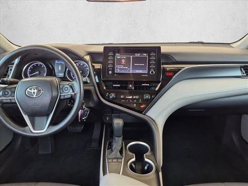 Used 2022 Toyota Camry LE FWD image 17