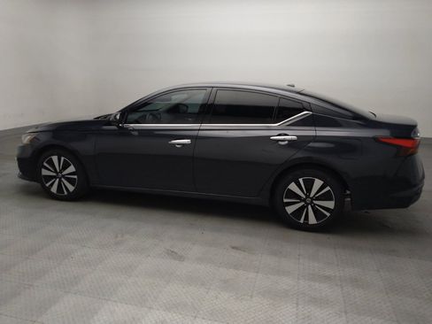 Used 2019 Nissan Altima 2.5 SV FWD image 3