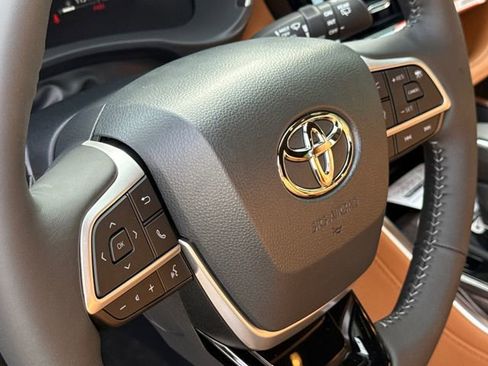 New 2026 Toyota Highlander Platinum AWD/4WD image 29