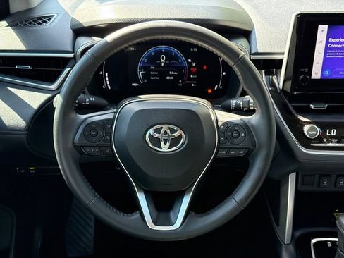 Used 2023 Toyota Corolla Cross XLE w/ Convenience Package FWD image 15