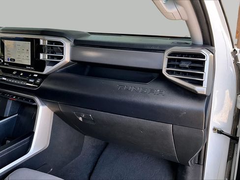 Used 2022 Toyota Tundra SR5 w/ SR5 Convenience Package AWD/4WD image 19