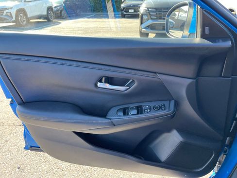 Used 2025 Nissan Sentra SV image 18