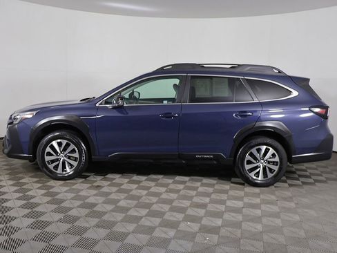 Used 2024 Subaru Outback Premium AWD/4WD image 16