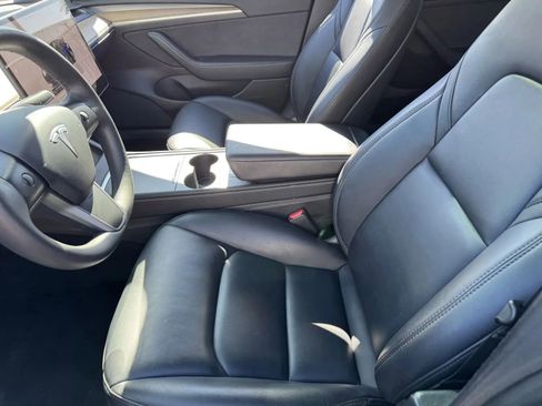 Used 2023 Tesla Model 3 Standard Range image 10