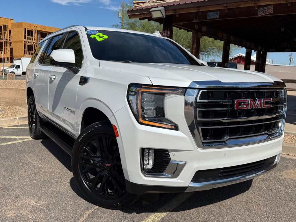 Used 2023 GMC Yukon SLT w/ SLT Premium Package AWD/4WD image 3