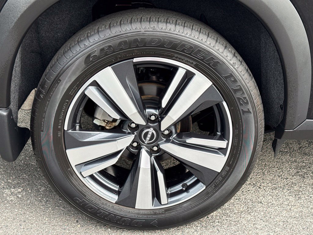 Certified 2025 Nissan Rogue SL FWD image 12