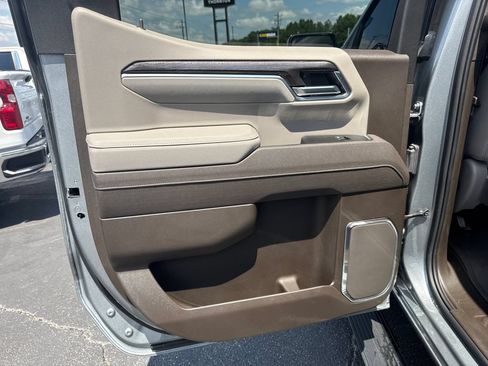 Used 2025 Chevrolet Silverado 1500 LTZ w/ LTZ Premium Package AWD/4WD image 22