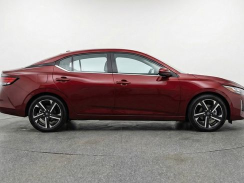 Used 2025 Nissan Sentra SV image 9