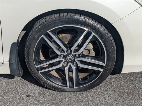 Used 2017 Honda Accord Sport image 11