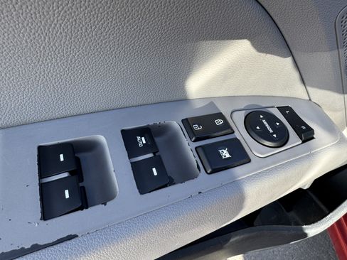 Used 2018 Hyundai Elantra Limited image 10