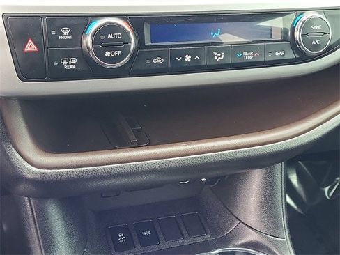 Used 2018 Toyota Highlander Plus image 17