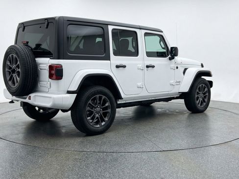 Used 2025 Jeep Wrangler Unlimited Sport AWD/4WD image 9