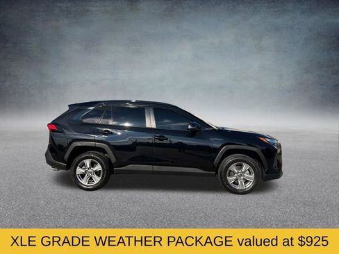 Used 2022 Toyota RAV4 XLE w/ Convenience Package image 3