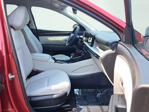 Used 2025 Hyundai Tucson SEL AWD/4WD image 16