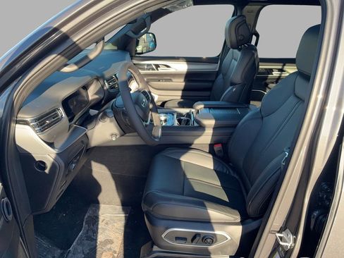 New 2026 Jeep Grand Wagoneer w/ Premium Group I image 9