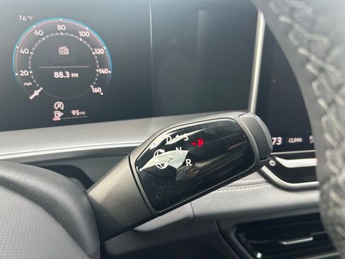 New 2026 Volkswagen Tiguan SE R-Line image 22