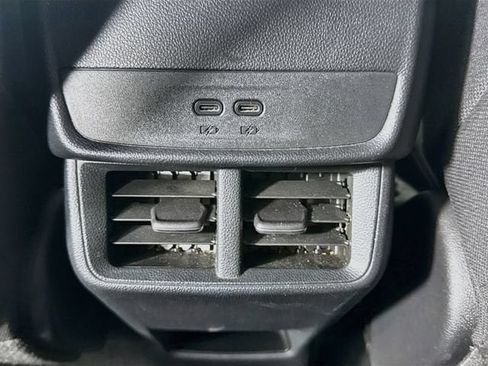 Used 2025 Chevrolet Equinox LT FWD image 25