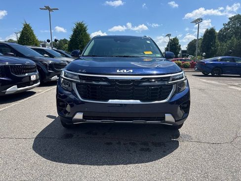 Used 2024 Kia Seltos EX AWD/4WD image 6