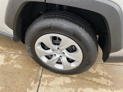 Used 2024 Toyota RAV4 LE image 29