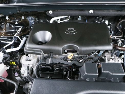 Used 2022 Toyota RAV4 XLE FWD image 29