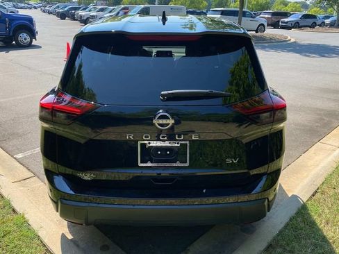 Used 2024 Nissan Rogue SV FWD image 30