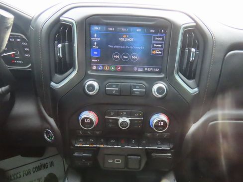 Used 2020 GMC Sierra 1500 AT4 w/ AT4 Premium Package image 29