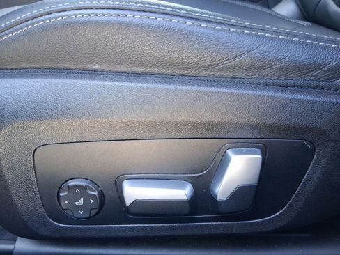 Certified 2023 BMW 330i Sedan w/ Convenience Package image 13