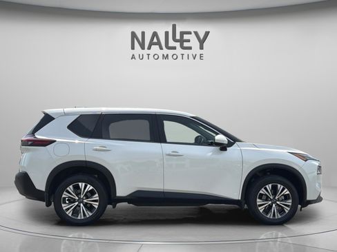 Used 2023 Nissan Rogue SV image 6