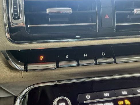 Used 2019 Lincoln Navigator Reserve AWD/4WD image 17