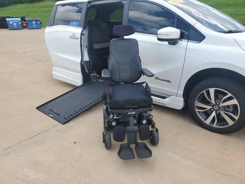 Used 2023 Honda Odyssey Touring image 44