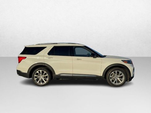 Used 2023 Ford Explorer Platinum w/ Technology Package image 2