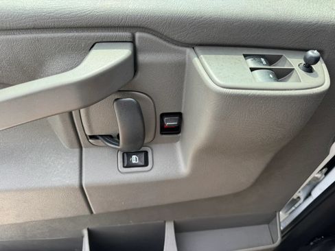 Used 2023 GMC Savana 2500 w/ Driver Convenience Package RWD image 18
