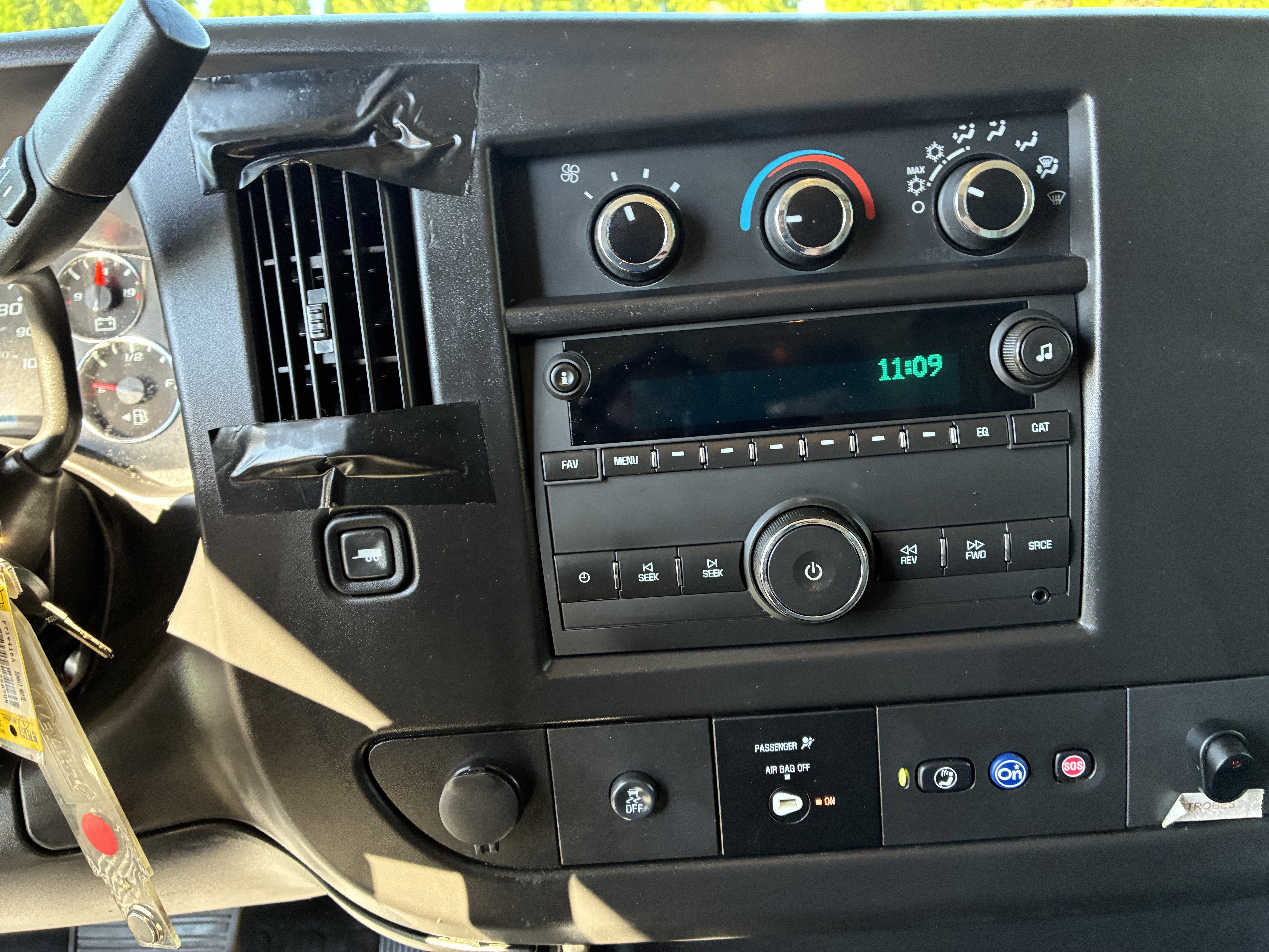 Used 2023 Chevrolet Express 3500 w/ Power Convenience Package RWD image 33