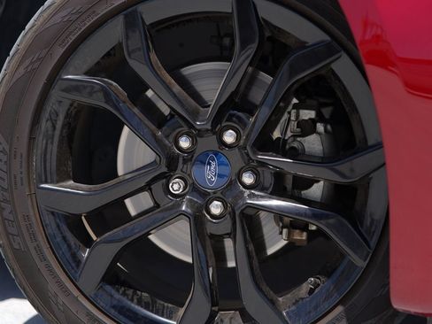 Used 2019 Ford Fusion SE w/ Equipment Group 151A FWD image 2