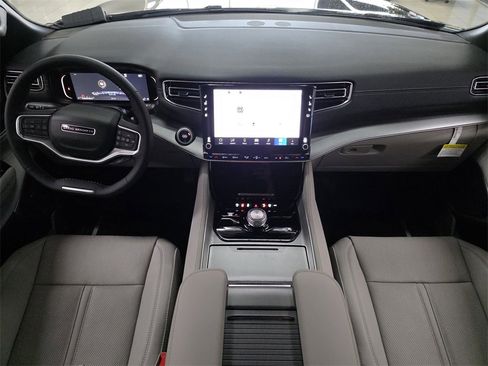 New 2026 Jeep Grand Wagoneer L image 5