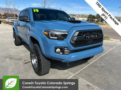 Used 2019 Toyota Tacoma TRD Sport w/ Technology Package image 1