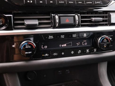 Certified 2025 Nissan Pathfinder SL AWD/4WD image 20