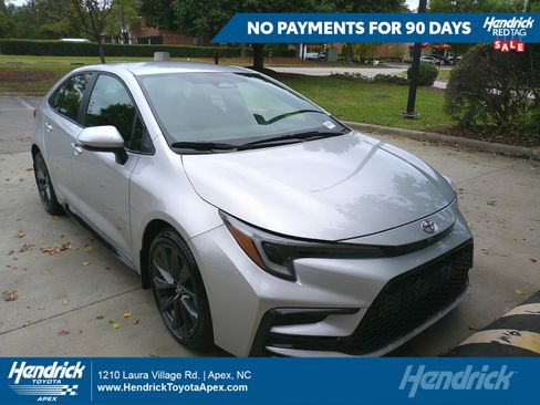 Used 2025 Toyota Corolla SE image 1