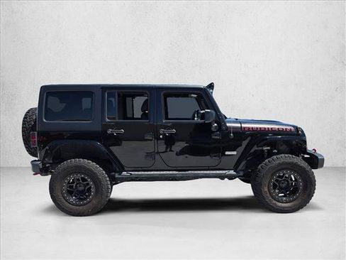 Used 2017 Jeep Wrangler Unlimited Rubicon AWD/4WD image 4