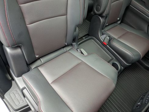 Used 2022 Honda Pilot Black Edition image 38