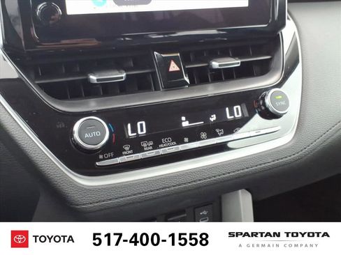 Used 2025 Toyota Corolla Cross XLE AWD/4WD image 22