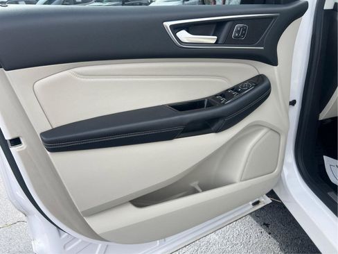 Used 2016 Ford Edge Titanium w/ Technology Package image 18