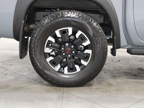 Used 2024 Nissan Frontier PRO-4X w/ Pro Convenience Package image 13