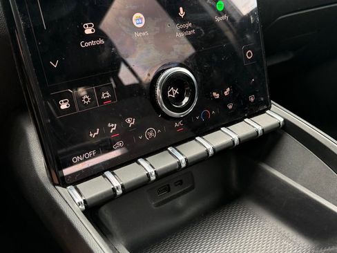 Used 2025 GMC Terrain Elevation image 21