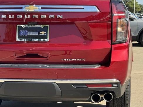 Used 2024 Chevrolet Suburban Premier w/ Premium Package AWD/4WD image 7