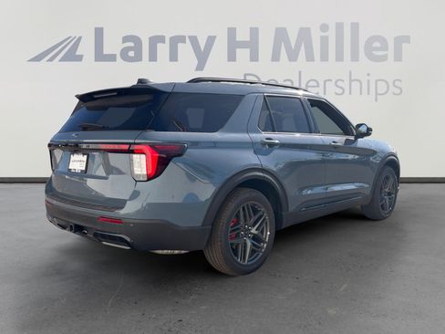 New 2025 Ford Explorer ST-Line w/ Premium Package image 5