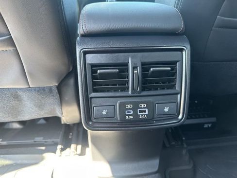 Used 2025 Subaru Forester Touring AWD/4WD image 32