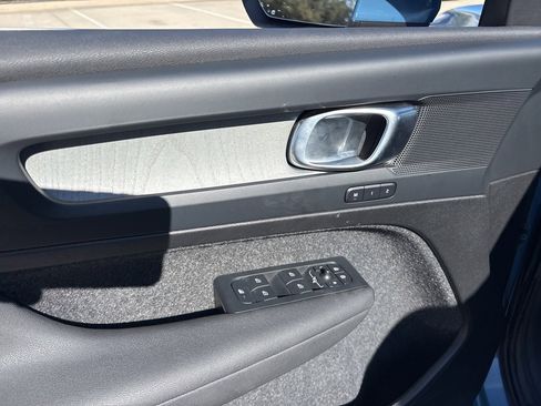 Certified 2025 Volvo XC40 B5 Core image 15