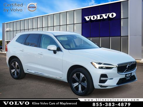 Certified 2023 Volvo XC60 T8 Core image 1